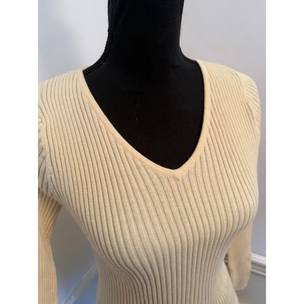 Hennes H&M Pastel Butter Yellow Ribbed Pullover V-Neck Knit Sweater Coquette - Image 3