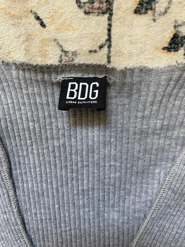 BDG Urban Outfitters Grey Ribbed long sleeve crop top - Image 3
