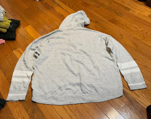 American Eagle Outfitter Sweater - Image 3
