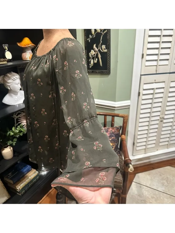 White House Black Market Floral Sheer Sleeve Blouse – Size M - Image 10