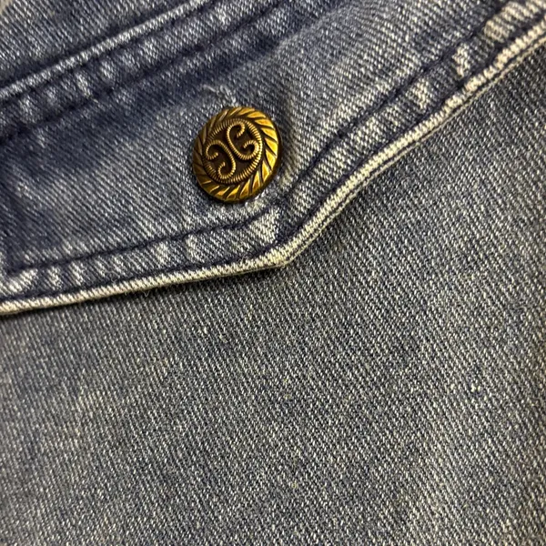 Chic Denim Mini Skirt with Faux Fur Trim - Image 4