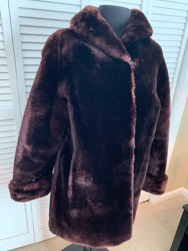 ROSHEKS dubuque Vintage Real Fur Coat - Image 15