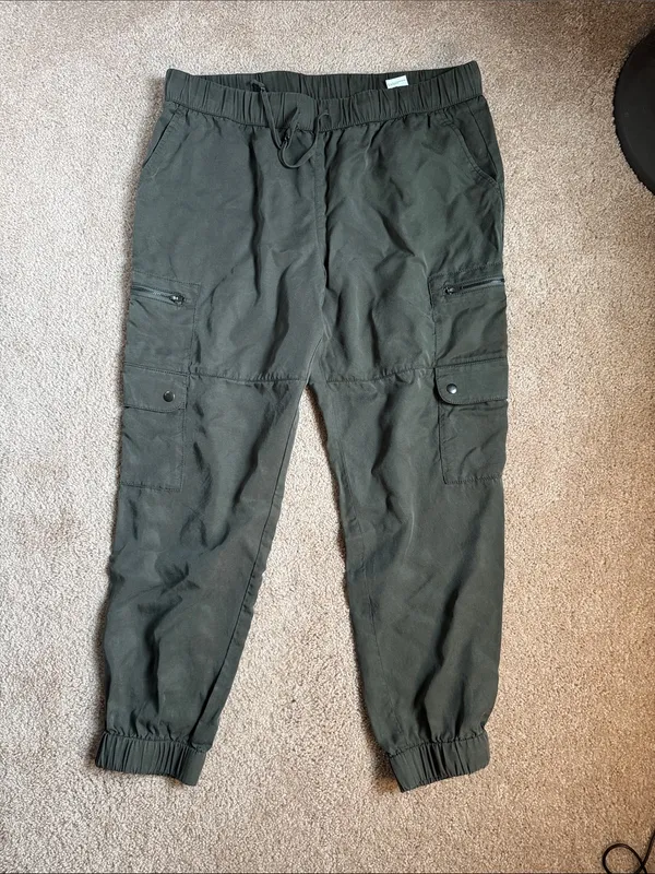 Banana Republic Factory Olive Green TENCEL™ Cargo Joggers. Size Large - Image 2