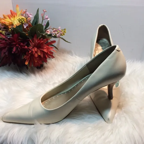 Nine & Co. Women's Beige/Cream Pump Shoes - Image 2