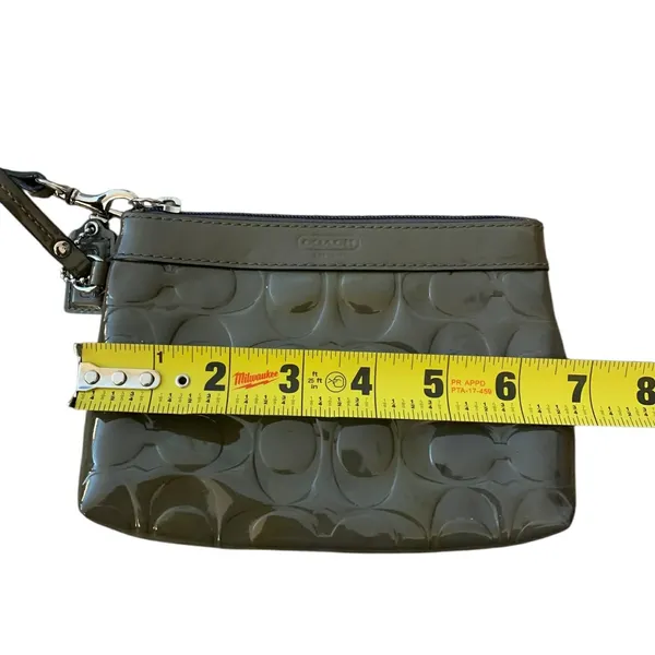 Coach Moss Green Patent Leather Signature‎ Wristlet Y2K Aesthetic - Image 9
