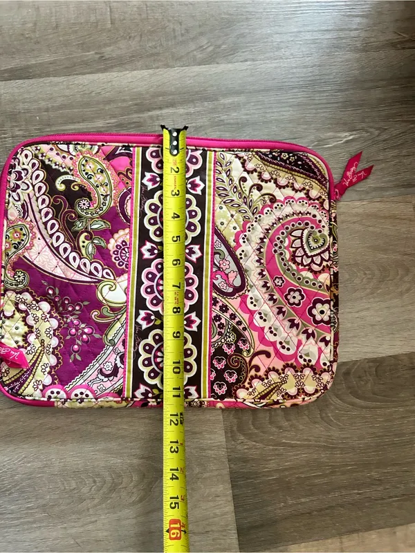 Vera Bradley Pink Paisley Quilted laptop sleeve - Image 3