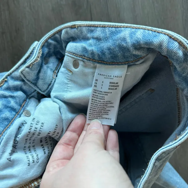 American Eagle Mom Jeans - Image 3
