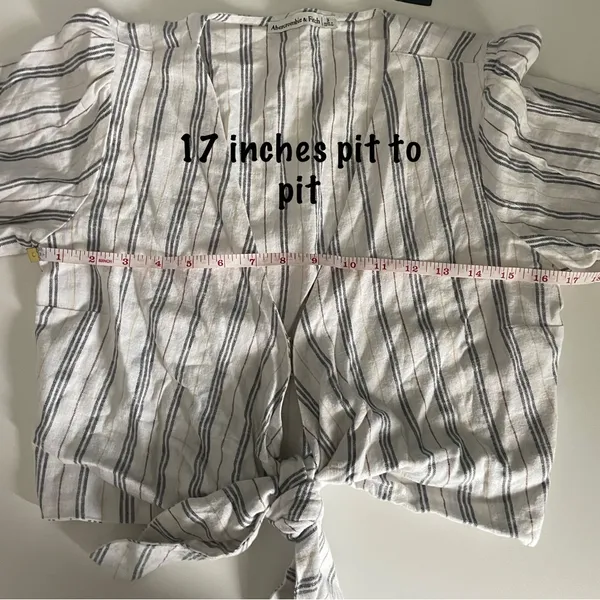 Abercrombie & Fitch Striped Linen-Blend Tie-Front Crop Top - Image 5