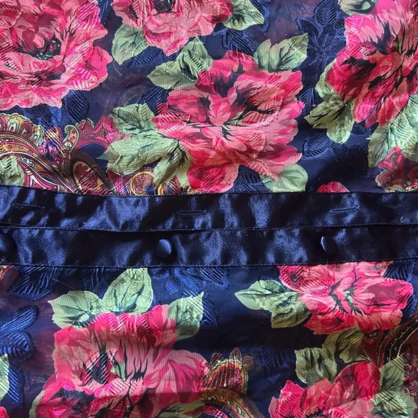Victoria Secrets Gold Label Floral Button Down Robe Size M/L - Image 4