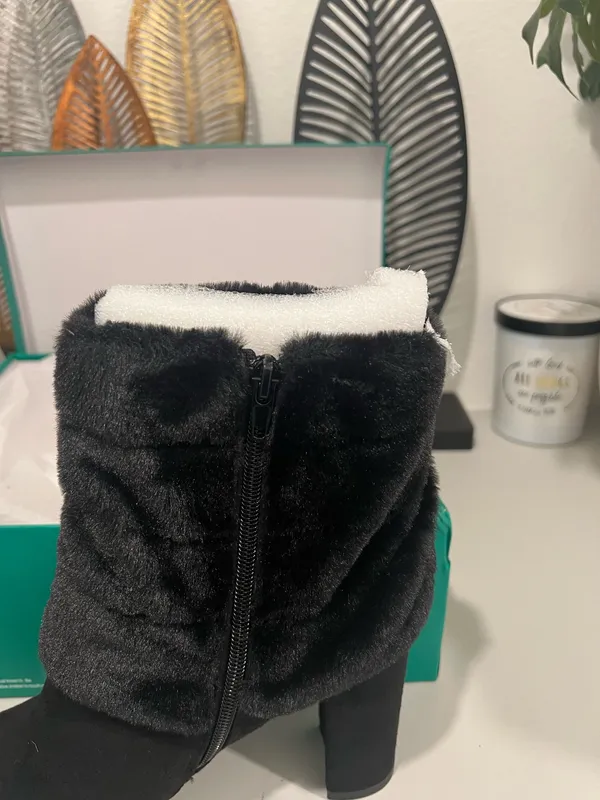 Lauren Lorraine Faux Fur Half Black Boot Size 9 - Image 4