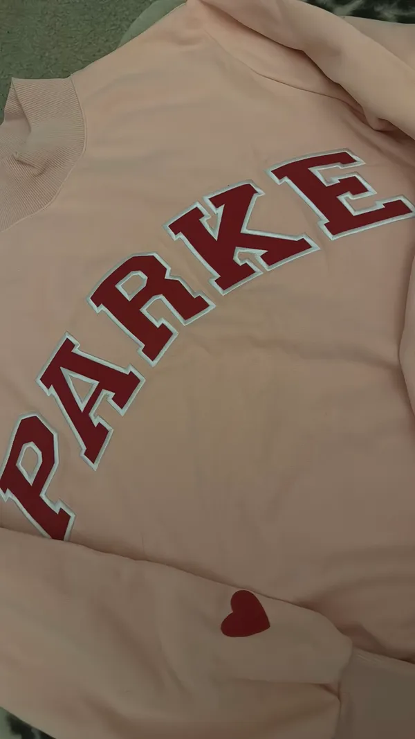 PARKE Mockneck Sweatshirt Valentine’s - Image 3