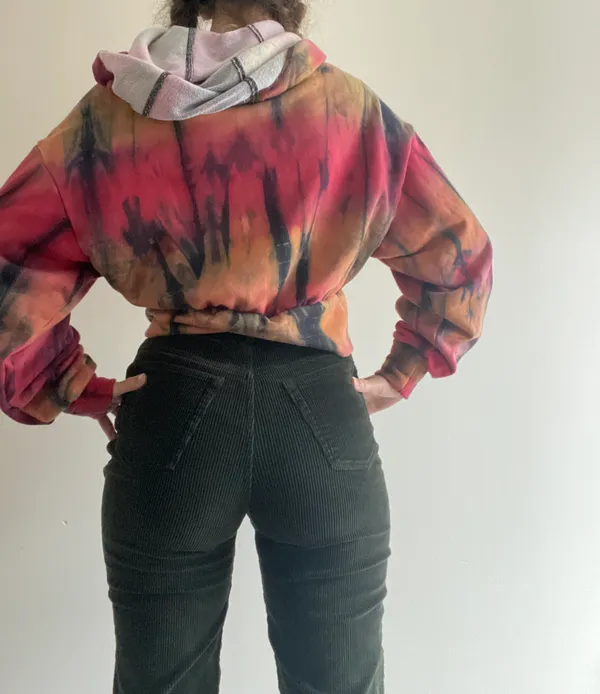 Indie Tie Dye Slightly Cropped Zippered Sweatshirt - Image 7