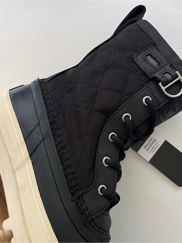 Sorel Women's Caribou Royal Winter Boots Black/Chalk. - Image 5