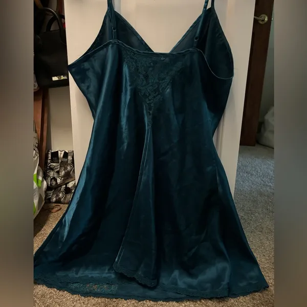 Vintage Victoria’s Secret Slip Dress - Image 4