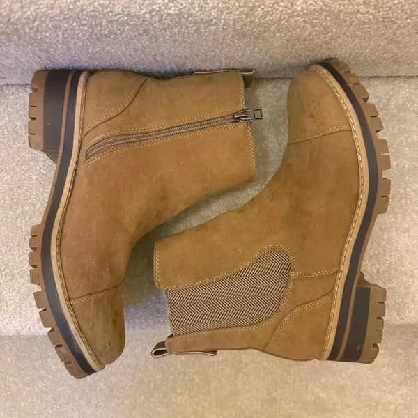 Time‎ and Tru Chelsea Ankle Boots Tan Faux Suede Lug Sole Womens 9W WWTT41FF006 - Image 5