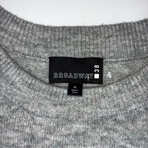 Day Dreamer Women's Gray Super Soft and Cozy Sweater - Image 4