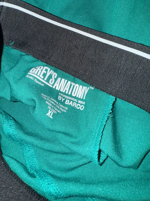 Grey's Anatomy Hunter green scrubs set - Image 6