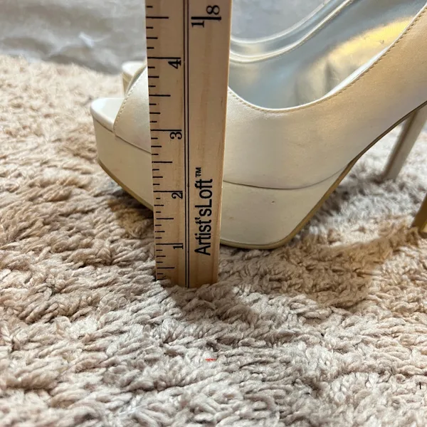 1043 | Unforgettable Moments I-Do‎ Peep Toe Satin Platform Pump Ivory Womens 9 - Image 6