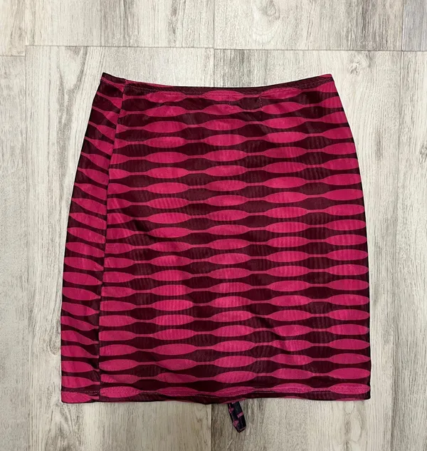Edikted Hot Pink Mini Skirt - Image 2