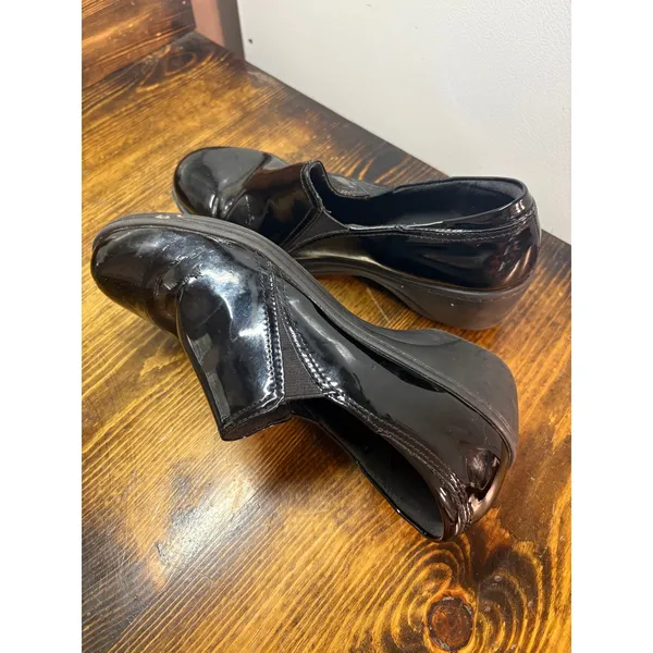 Clarks Black Patent Shoes‎ Size 7.5 - Image 5