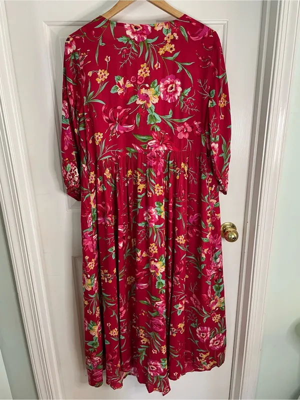 April Cornell Red Floral V Neck Milkweed Dress with Green Accents Size Medium - Image 7