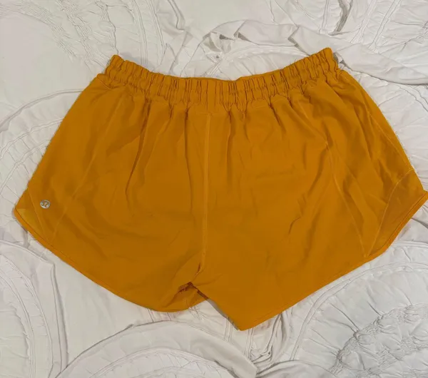 Lululemon Hotty Hot shorts 4” - Image 2