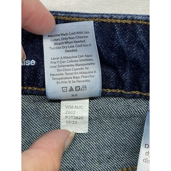 Time and Tru‎ High Rise straight leg crop Jeans Women's sz 10 shark bite Hem - Image 10