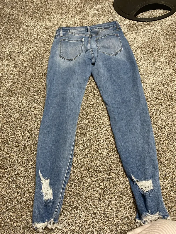 KanCan Blue Skinny Jeans with Distressed Details - Image 9