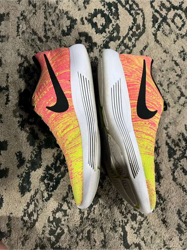 Nike Women’s LunarEpic Low Flyknit OC Size 8 - Image 3