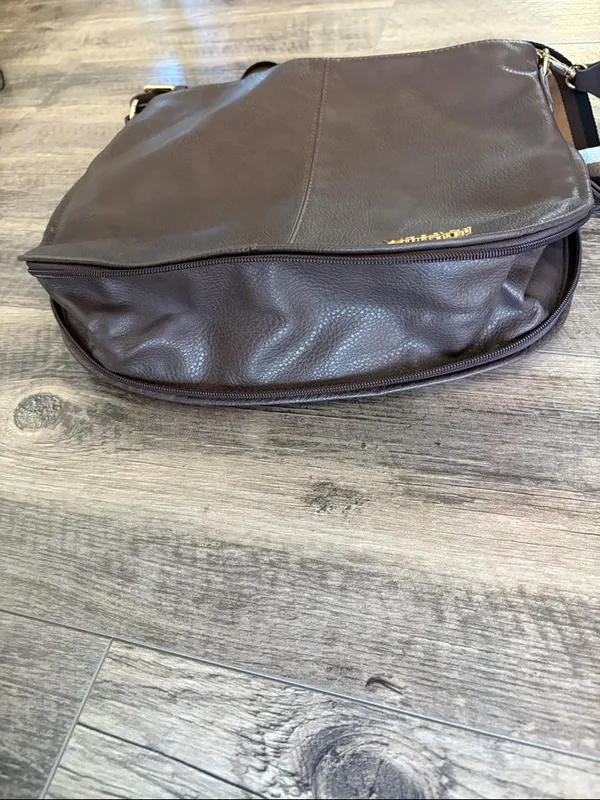 Wrangler Vintage Leather Hobo Bag - Image 9