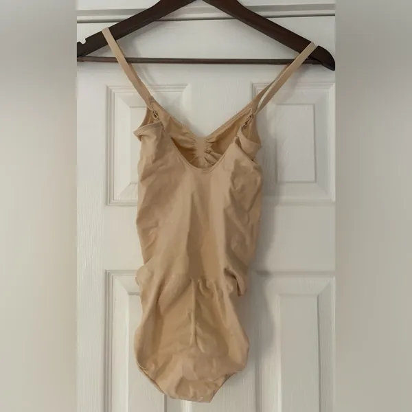 SKIMS Cream Seamless Sculpt Brief Bodysuit Size‎ Medium NWOT - Image 4