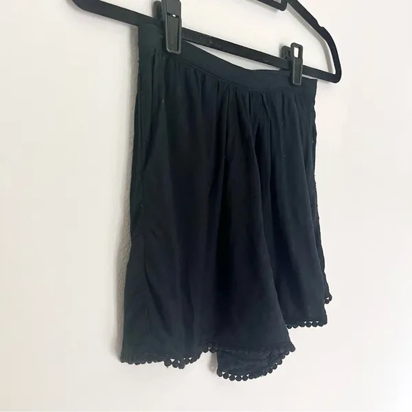 Abercrombie Black Flowy Shorts - Image 3