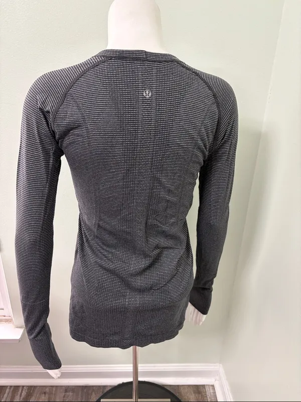 Lululemon run swiftly gray black long sleeve top 8 - Image 12