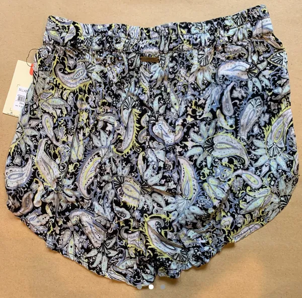 Shorts - Image 2