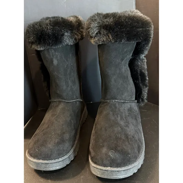 SO Womens 7.5 Abigail‎ Winter Boots Black Faux Suede Fur Trim Button Detail - Image 6