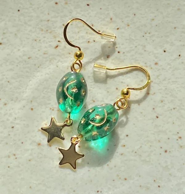 boho vintage fairy whimsical style quality Czech glass moon/star beads dangle earrings🌝🌠💚⭐️ - Image 5