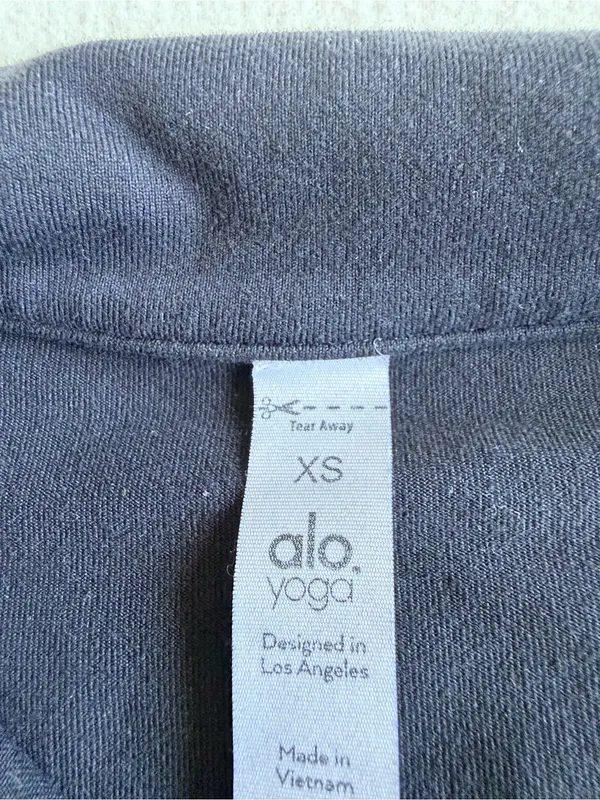 Alo Yoga Black Cropped Polo - Image 5