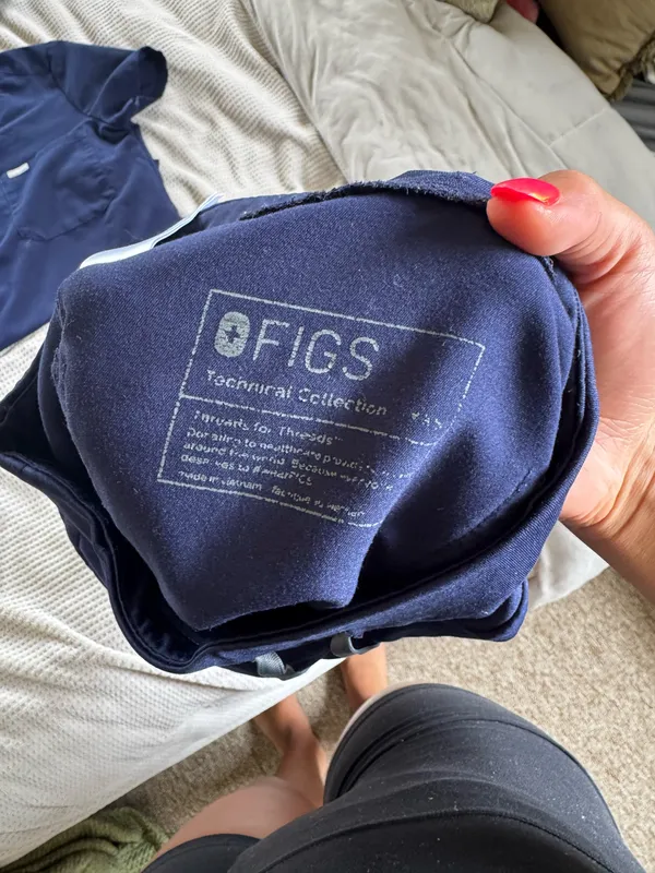 FIGS Scrubs Set - Image 3