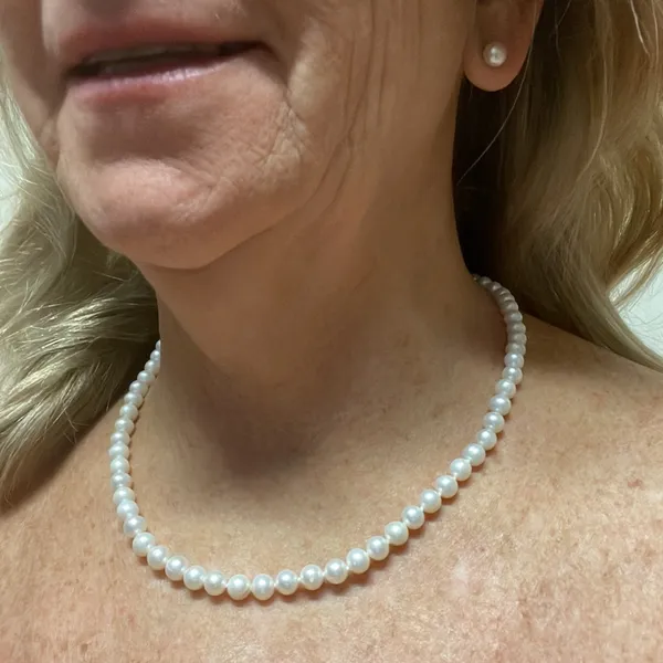 NWOT Pearl Necklace, Bracelet & Earrings Set - Image 8