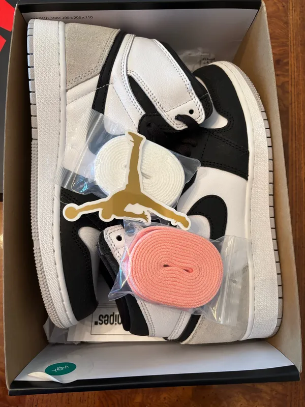 Air Jordan 1 Retro High OG GS ‘Stage Haze' - Image 8