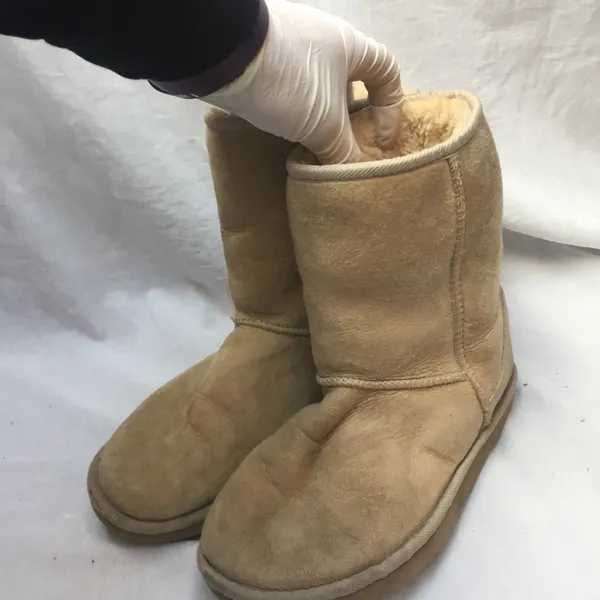 Short UGG Tan Boots Size: 7 - Image 3