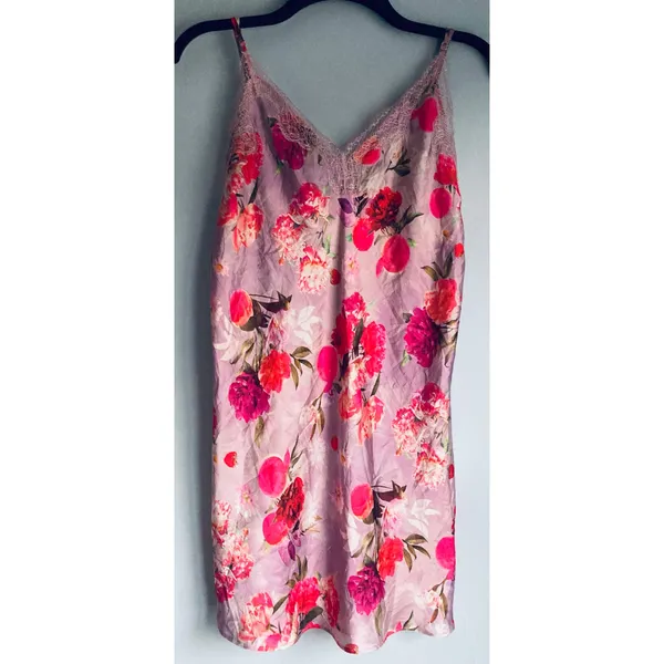 Victoria's Secret Slip Medium Floral Pink and Purple - Image 6