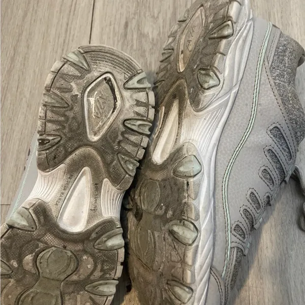 Gray Lace - Image 3
