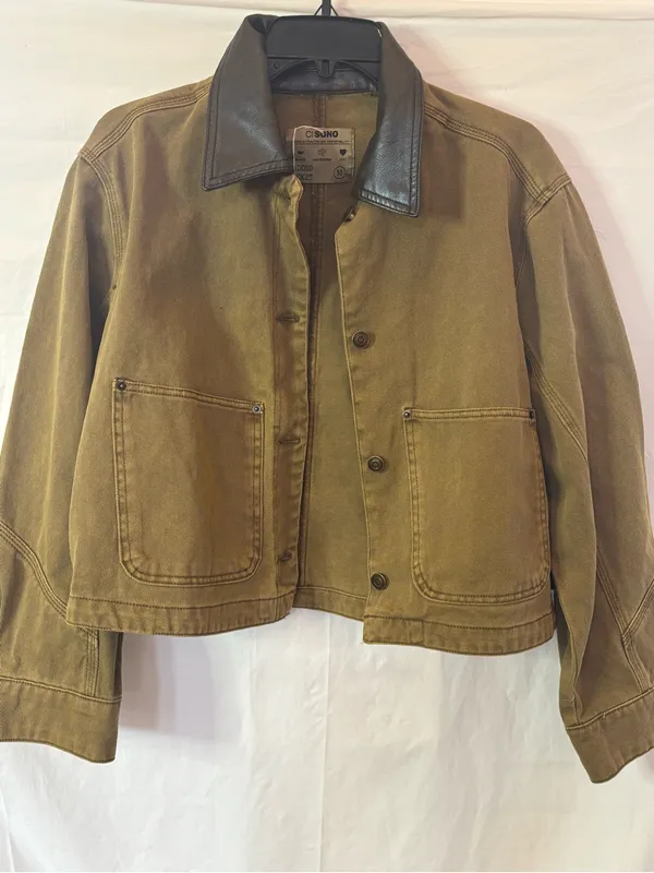 Ci Sono Cropped Olive Green Jacket with Black Contrast Collar - Image 6