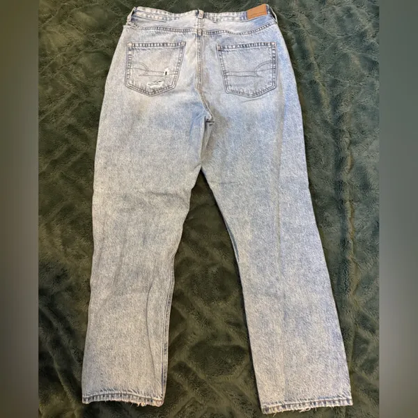American Eagle blue mom straight jeans - Image 2