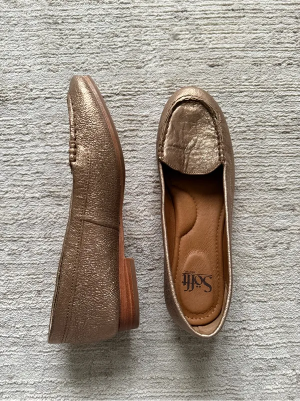 Sofft Metallic Rose Gold Leather Loafers (Size 8) - Image 3