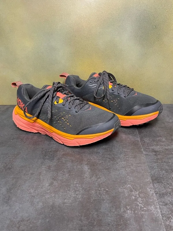 Hoka One One Challenger ATR 6 Women's Wide Gray Sneakers Sz 7.5D - Image 2