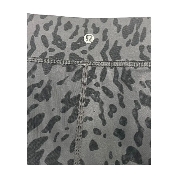 Lululemon Hot Shorts Womens 8 Black Leopard Animal Running Ruched Side Athletic - Image 3