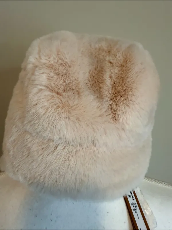 SKIMS Faux Fur Trapper Hat Cream Egret Winter Cozy Soft Plush One Size NWT - Image 13