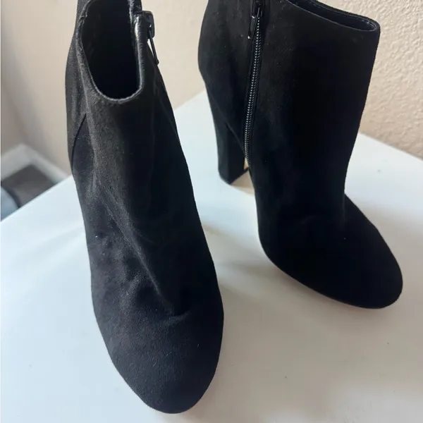 Elegant Black Ankle Boots Size 7 - Image 6